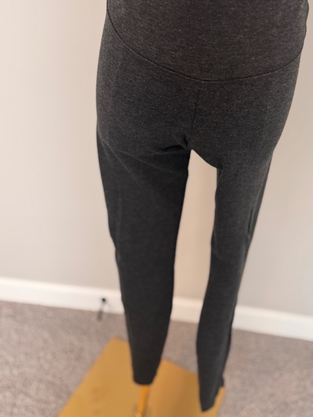 WHBM White House Black Market Runway Leggings Charcoal Gray Size 6